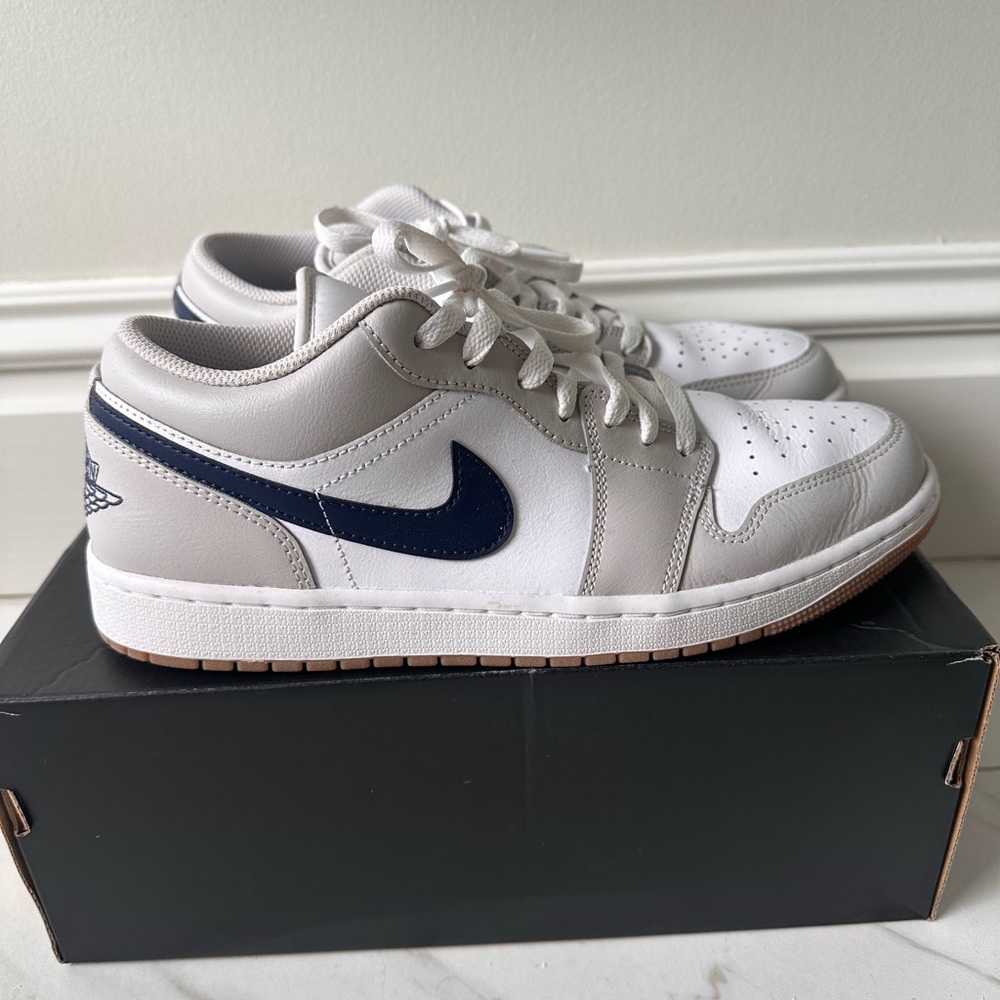 Nike Low Top Air Jordan 1 Low Men's sz 9.5 w/box
